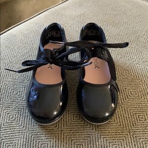 Toddler girl tap shoes